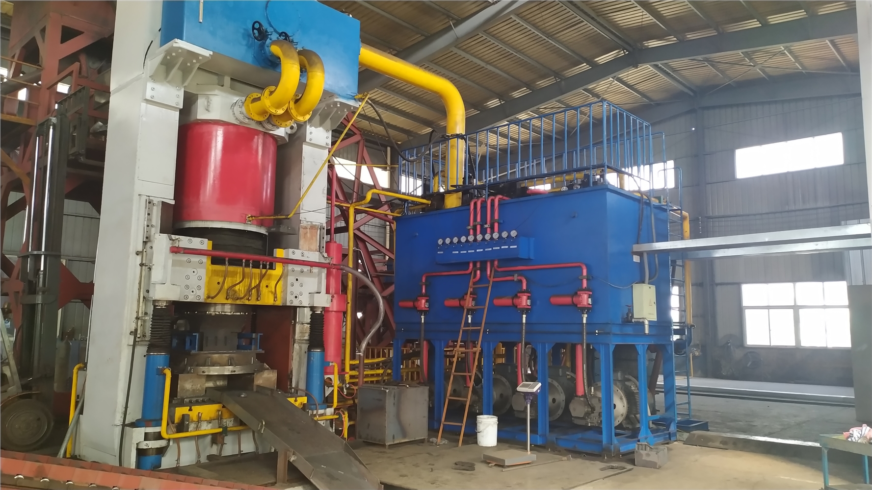 固廢金屬電梯配重塊一次熱壓成型生產線